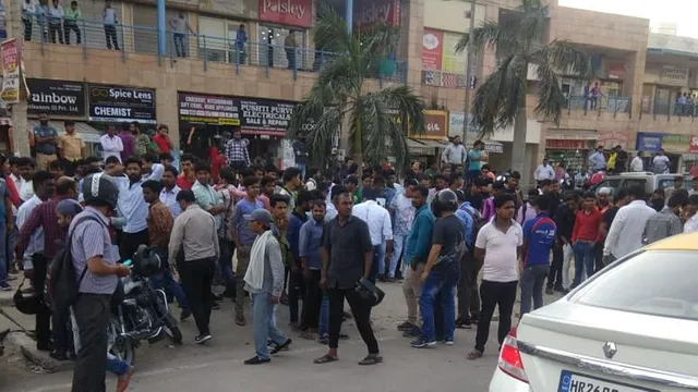 ଅଙ୍ଗରକ୍ଷୀର ଗୁଳି ଚୋଟରେ ଆହତ ବିଚାରପତିଙ୍କ ପତ୍ନୀ ଓ ପୁତ୍ର ମୃତ