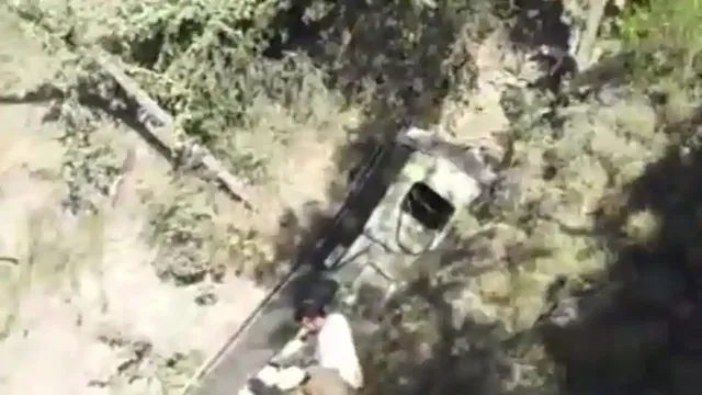 ଜମ୍ମୁ ଓ କଶ୍ମୀର: ଖାଇରେ ମିନିବସ୍‌ ପଡ଼ି ୧୭ ଜଣଙ୍କର ମୃତ୍ୟୁ ଆଶଙ୍କା; ୧୪ ଆହତ