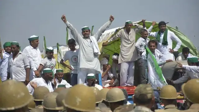 ପ୍ରତିବାଦକାରୀ ଚାଷୀଙ୍କୁ ଦିଲ୍ଲୀ ପ୍ରବେଶ ଅନୁମତି ଦେଲା ପୁଲିସ: ପ୍ରତିବାଦ ପ୍ରତ୍ୟାହୃତ