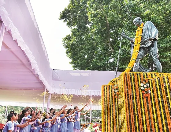 ଜୟନ୍ତୀରେ ଶ୍ରଦ୍ଧାସୁମନ, ଉତ୍କଳ ସଂସ୍କୃତି ବିଶ୍ବବିଦ୍ୟାଳୟ