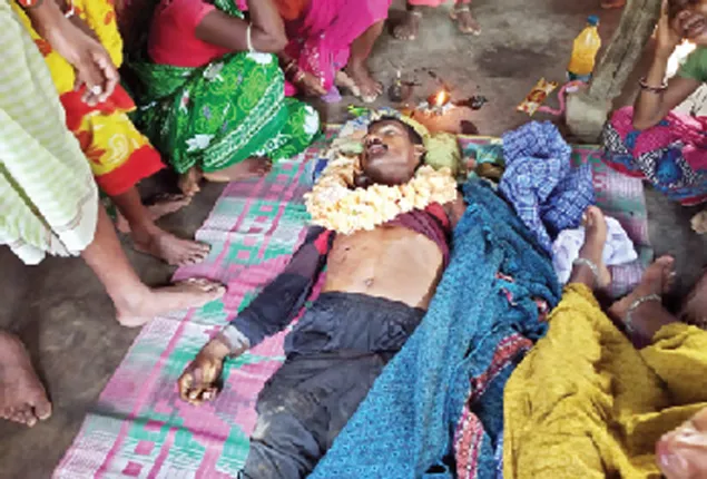 ମାଥି‌ଲିରେ ଲାଲ ଆତଙ୍କ:ପୁଲିସ ଇନଫର୍ମର ସନ୍ଦେହରେ ଯୁବକଙ୍କୁ ନିମର୍ମ ହତ୍ୟା