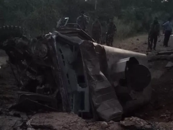 ଲ୍ୟାଣ୍ଡମାଇନ୍‌ ବିସ୍ଫୋରଣରେ ୪ ଯବାନ ସହିଦ ହେବା ଘଟଣା: ସହିଦ ଓଡ଼ିଆ ଯବାନଙ୍କ ଘରେ ଶୋକାକୁଳ ପରିବେଶ