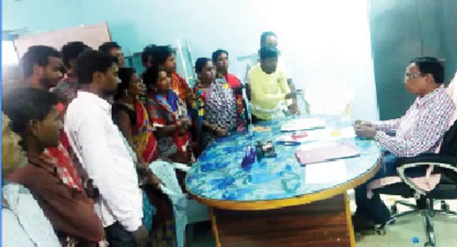 ହିତାଧିକାରୀ ଚୟନରେ ଅନିୟମିତତା ଅଭିଯୋଗ:ବିଡିଓଙ୍କ ନିକଟରେ ଫେରାଦ ହେଲେ ମହିଳା