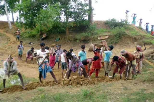 ସର୍ବନିମ୍ନ ମଜୁରୀ ସଂଶୋଧନ: ଅଣକୁଶଳୀ ଶ୍ରମିକ ଦୈନିକ ମଜୁରୀ ପାଇବେ ୨୮୦ ଟଙ୍କା