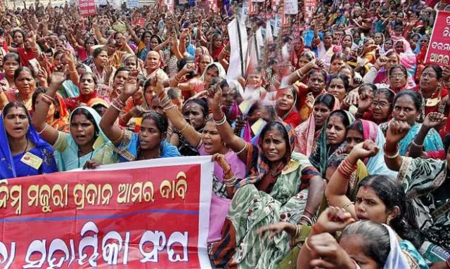 ୨୨ରେ ମିଳିତ ବିଦ୍ୟାଳୟ ପାଚିକା ସହାୟିକ‌ା ସଂଘର ବିକ୍ଷୋଭ