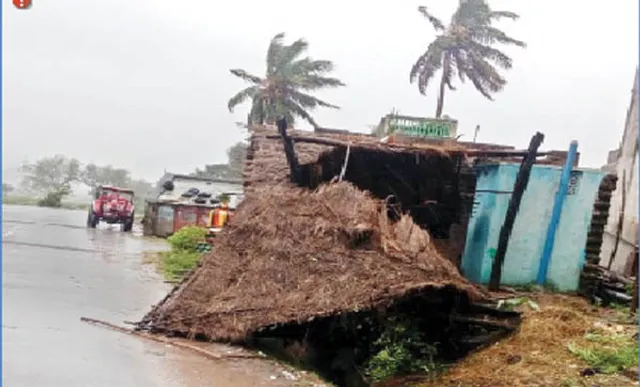 ବିଦ୍ୟୁତ ସେବା ଠପ୍‌, ଜଳଯୋଗାଣ ବାଧାପ୍ରାପ୍ତ