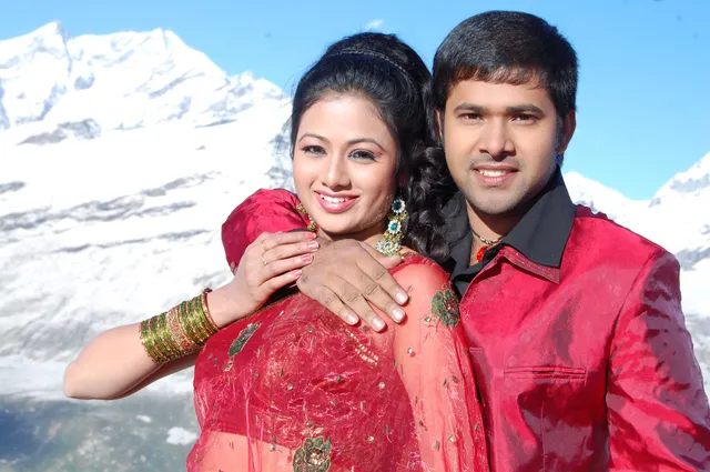 ପୂଜା ବଜାରରେ ନାହାନ୍ତି ଓଲିଉଡର ଏହି ଦୁଇ  ଲୋକପ୍ରିୟ ଯୋଡି!