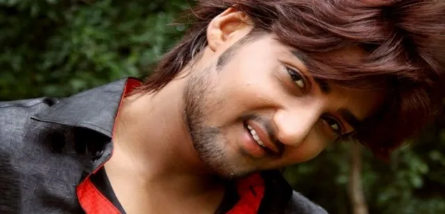 ପୂଜା ବଜାରରେ ଓଲିଉଡର ଏହି  ଦୁଇ ବ୍ୟସ୍ତ ନାୟକଙ୍କୁ ନ ପାଇ ପ୍ରଶଂସକ ନିରାଶ !