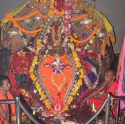 ରାଜରାଜେଶ୍ବରୀ ବେଶରେ ମା’ ସମଲେଶ୍ବରୀ