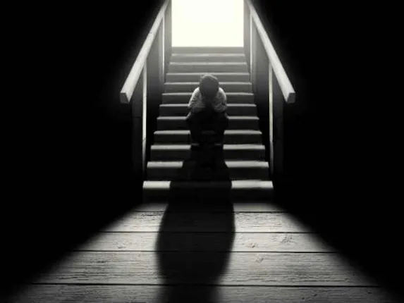 ଏବେ ସ୍କୁଲରେ ଯାଇ ପହଞ୍ଚିଲା #ମି ଠୁ ଅଭିଯାନ: ପୂର୍ବ ଛାତ୍ର କଲେ ଖୁଲାସା; କହିଲେ, ଶାରୀରିକ ସଂପର୍କ ରଖଲେ ତୁମ ଜୀବନ ବଦଳାଇ ଦେବି ବୋଲି କହୁଥିଲେ ସ୍କୁଲର ନିର୍ଦ୍ଦେଶକ