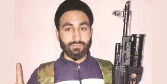 ପିଏଚ୍‌ଡି ସ୍କଲାରରୁ ହିଜ୍‌ବୁଲ୍‌ ମୁଜାହିଦ୍ଦିନ୍‌ର ଆତଙ୍କବାଦୀ ପାଲଟିଥିବା ମନନ୍‌ ବସିର ଓ୍ଵାନି ଏନ୍‌କାଉଣ୍ଟରରେ ନିହତ