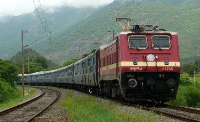 ଆନମନା ଡ୍ରାଇଭର ଭୁଲିଗଲେ ଷ୍ଟେସନ, ୩ କିଲୋମିଟର ଆ‌ଗକୁ ଗଡ଼ିଲା