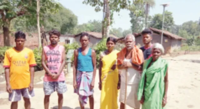 ଗୋଟିଏ ଗାଁ କିନ୍ତୁ ଦୁଇଟି ଜିଲ୍ଲା : ରାସ୍ତା ସେପାଖେ ଆଲୁଅ, ଏପାଖ ଅନ୍ଧାର