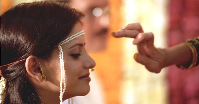 ଜାଣନ୍ତୁ ମଥାରେ କେଉଁ ଆଙ୍ଗୁଠି ଦ୍ୱାରା ତିଲକ ଲଗାଇଲେ କ’ଣ ହୋଇଥାଏ