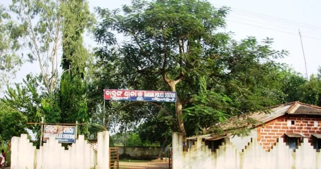 ପୁଲିସକୁ ଛେଚିଲେ ମଦ ବେପାରୀ