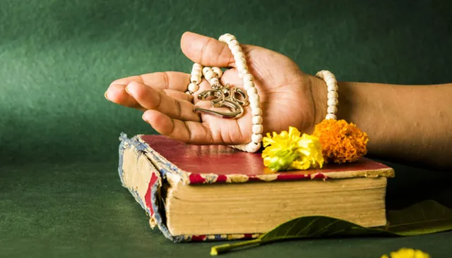 ୧୬ ବର୍ଷ ପରେ ମୁକ୍ତ ହେଲେ ପାକିସ୍ତାନୀ ନାଗରିକ, ଘରକୁ ନେଲେ ଭଗବତ ଗୀତା