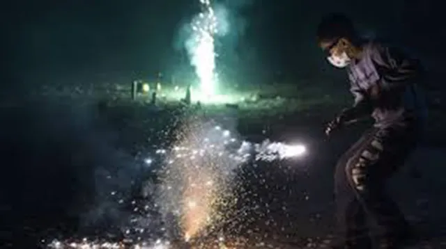 ଦୀପାବଳି ପରେ ପ୍ରଦୂଷଣ ପ୍ରଭାବରୁ ନିଜ ଚେହେରାକୁ ବଞ୍ଚାନ୍ତୁ; ଏମିତି ନିଅନ୍ତୁ ତ୍ୱଚାର ଯତ୍ନ