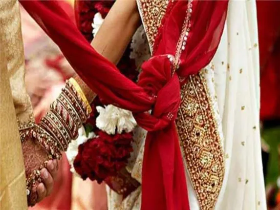 ବିବାହର ୨୨ଦିନ ମଧ୍ୟରେ ସାମ୍ନାକୁ ଆସିଲା ସ୍ତ୍ରୀର ଅସଲ ଚେହେରା, କ୍ଷୀରରେ ଦେଶୀ ଘିଅ ମିଶାଇ ପିଇବାକୁ ଦେଇ କଲା ଏଭଳି କାମ