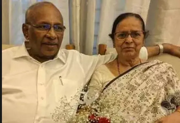 ୫୩ବର୍ଷ ସାଥୀ ହୋଇ କରିଥିଲେ ଘର, ସ୍ୱାମୀଙ୍କ ମୃତ୍ୟୁ ଖବର ଶୁଣିବାର ୫ଘଣ୍ଟା ପରେ ଏପରି ହେଲା ସ୍ତ୍ରୀର ମୃତ୍ୟୁ