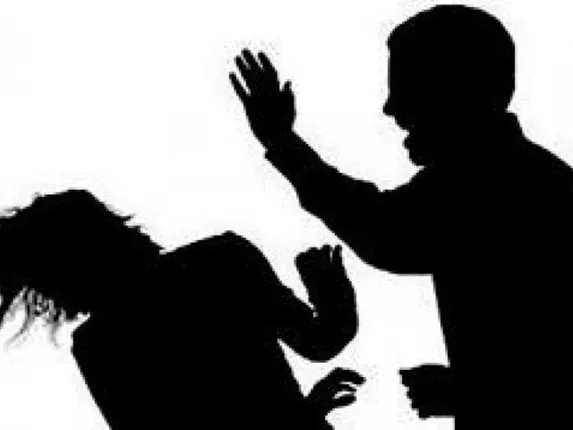 ଲକ୍‌ଡାଉନରେ ବଢ଼ୁଛି ଘରୋଇ ହିଂସା: ଜଣଙ୍କ ଆତ୍ମହତ୍ୟା, ୪ ଉଦ୍ଧାର, ଥାନାକୁ ଆସୁନି ମାମଲା