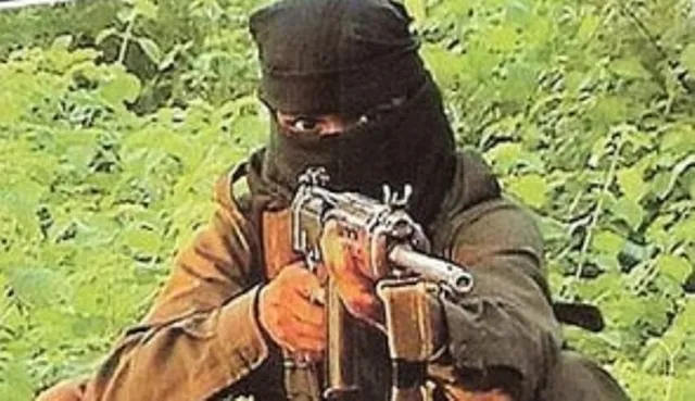 ନକ୍ସଲ ଗିରଫ, ଜୀବନ୍ତ ଇନସାସ ଗୁଳି ଜବତ