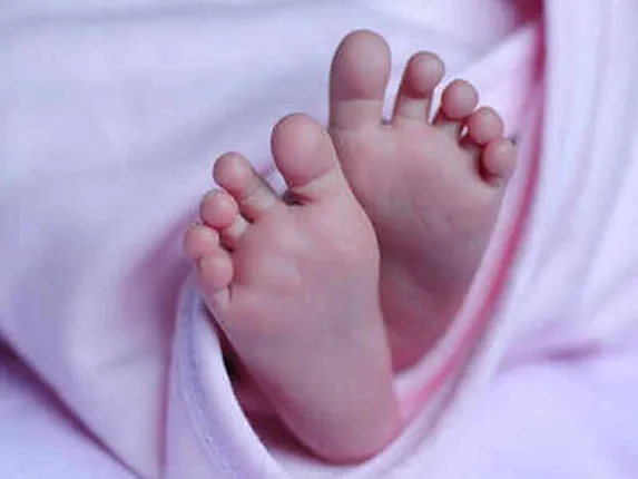 ଡାକ୍ତରଖାନା ଯିବା ଅବସ୍ଥାରେ ନ ଥିଲେ ପ୍ରସୂତି, ମୋବାଇଲର ଟର୍ଚ ଲଗାଇ ଆମ୍ବୁଲାନ୍ସ କର୍ମଚାରୀ କରାଇଲେ ପ୍ରସବ