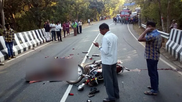 ନବରଙ୍ଗପୁର-କଳାହାଣ୍ଡି ବର୍ଡର ନିକଟରେ ମର୍ମନ୍ତୁଦ ସଡ଼କ ଦୁର୍ଘଟଣା, ଦୁଇ ମୃତ