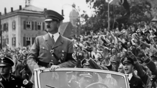 କୁନିପୁଅର ନାଁ ଆଡ୍‌ଲଫ୍‌ ହିଟ୍‌ଲର୍‌ ଦେଇ ଇଂଲଣ୍ଡ୍‌ରେ ଜେଲ୍‌ ଗଲେ ନିଓ-ନାଜି ଦମ୍ପତି