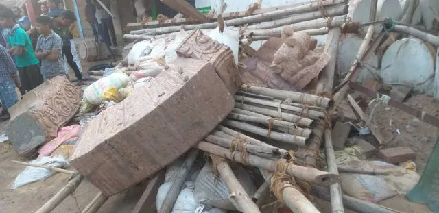 ନିର୍ମାଣାଧୀନ ତୋରଣ ଭୁଶୁଡ଼ିଲା : ଭଗ୍ନାଂଶ ତଳେ ଯୁବକଙ୍କ ଜୀବନ ଗଲା