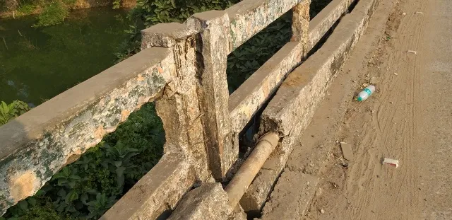 ଆଁ ମେଲାଇ ଡାକୁଛି ମୃତ୍ୟୁ : ପୁରୀ ରାସ୍ତାରେ କାଠପୋଲ ବିପଦସଙ୍କୁଳ