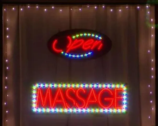 ମସାଜ ପାର୍ଲର ଉପରେ ଚଢ଼ଉ ସମୟରେ ପୁଲିସ ସାମ୍ନାକୁ ଆସିଲା ପୁଲିସ ! ତା’ ପରେ...