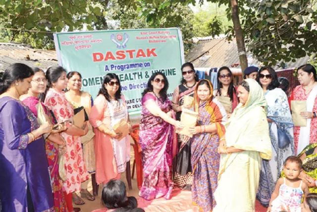 ଇକୋରୋ ପକ୍ଷରୁ ସାନିଟାରି ପ୍ୟାଡ୍‌ ବଣ୍ଟନ