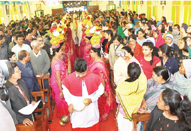 ନାଚ, ଗୀତରେ ଜମିଲା ବଡ଼ଦିନ