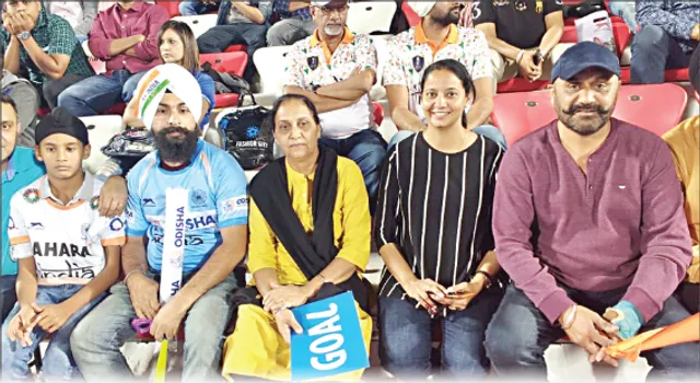 କଳିଙ୍ଗ କୁରମା, ମ୍ୟାଚ୍ ଦେଖିଲେ ହାର୍ଦିକ ଓ ମନଦୀପ୍ ପରିବାର