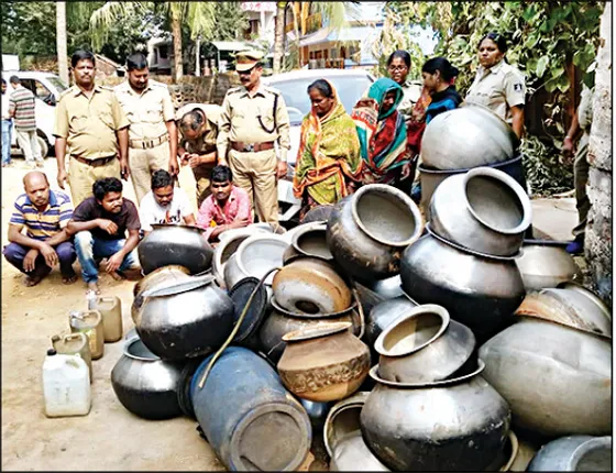 ସାଲିଆସାହିରୁ ପୁଣି ୩ ମଦଭାଟି ଠାବ, ୮ ଗିରଫ