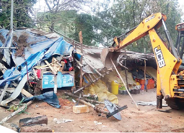 ଉଚ୍ଛେଦ ହେଲା ବେଆଇନ ଦୋକାନ