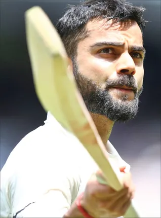 ୧୬ ବର୍ଷ ତଳର କୀର୍ତିମାନ ଭଙ୍ଗ: ଦ୍ରାବିଡ୍‌ଙ୍କୁ ଟପିଲେ କୋହଲି