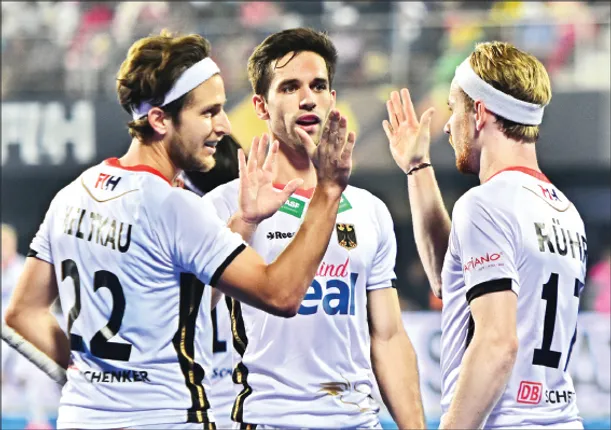 ଜର୍ମାନି କ୍ବାର୍ଟରରେ, ପାକିସ୍ତାନ ବର୍ତିଗଲା