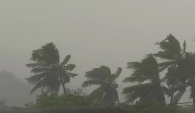 କାକିନାଡ଼ାରେ ମାଡ଼ ହେଲା ‘ପେଥାଇ : ଆଉ ୧୨ ଘଣ୍ଟା ବର୍ଷା