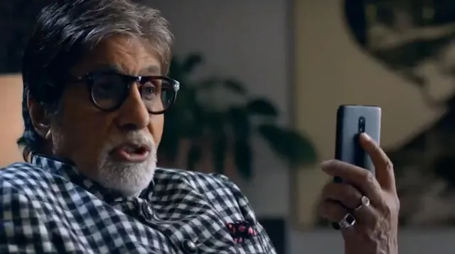 ‘ଓ୍ଵାନ୍‌ ପ୍ଲସ୍‌’ର ବ୍ରାଣ୍ଡ୍‌ ଆମ୍ବାସଡର ବିଗ୍‌ ବି ଧରୁଥିବା ଅନ୍ୟ କମ୍ପାନିର ଫୋନ୍‌ ହୋଇଗଲା ଖରାପ, ଟୁଇଟ୍‌ ପଢ଼ି ତୃତୀୟ କମ୍ପାନି କହିଲା, ଆଜ୍ଞା ଦେଲେ ମୁଁ ଫୋନ୍‌ ପଠାଇବି