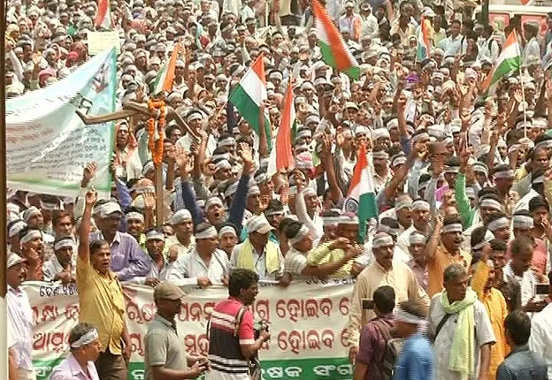 ୮ରୁ ନବନିର୍ମାଣ କୃଷକ ସଂଗଠନର ଅନଶନ