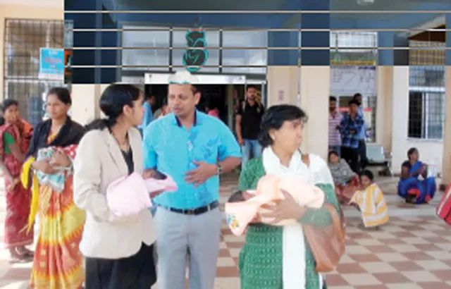 ଅଲୋଡ଼ା ହେଲେ ଶିଶୁକନ୍ୟା :ମେଡିକାଲରେ ଛାଡ଼ି ପରିବାର ଗାଏବ