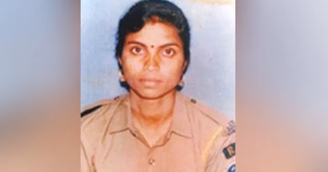 ହାତରେ କୌଣସି ଅସ୍ତ୍ର ନ ଥିଲେ ବି ଆତଙ୍କବାଦୀଙ୍କୁ ଅଟକାଇଥିଲେ ‘ଅଶୋକଚକ୍ର’ ପାଇଥିବା ଦେଶର ପ୍ରଥମ ମହିଳା ପୁଲିସ୍‌