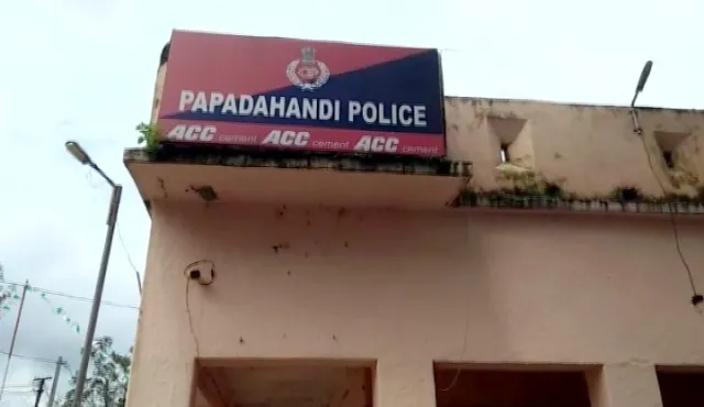 ସମ୍ମାନ : ଗାଁ ଝିଅ ପାଇଁ ବାହାରିଲେ