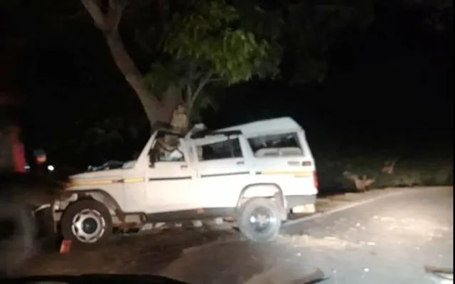 ରାୟଗଡ଼ା:  ଚଇତି ଯାତ୍ରା ହେଲା ଶେଷ ଯାତ୍ରା, ଗଛରେ ପିଟିହେଲା ବୋଲେରୋ, ୪ ମୃତ, ୨ ଗୁରୁତର