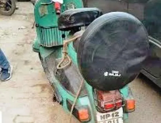 ସ୍କୁଟର୍‌ରେ ବାନ୍ଧି ୩ କି. ମି. ଘୋଷାରି ନେବାରୁ କୁକୁରର ମୃତ୍ୟୁ; ଜଣେ ଗିରଫ