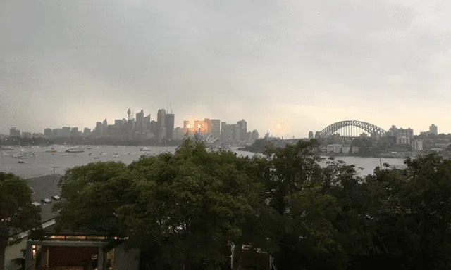 ପ୍ରବଳ ବର୍ଷା ଯୋଗୁଁ ଅଷ୍ଟ୍ରେଲିଆରେ ନୂଆବର୍ଷ ଉତ୍ସବ ଫିକା ପଡ଼ିଲା