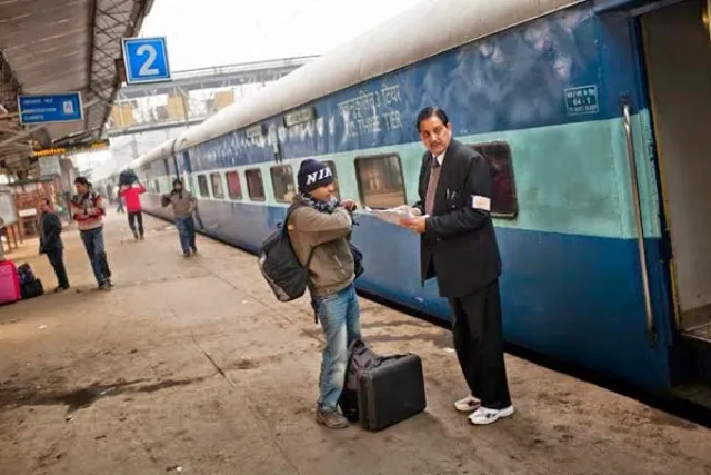 ଟିଟିଇଙ୍କୁ ହାତରେ ହାଣ୍ଡ ହେଲ‌୍ଡ ଟର୍ମିନା‌ଲ