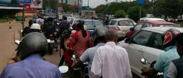 ଜାମ୍‌ରେ ଫସିଲା ଗାଡ଼ି, ରାସ୍ତାରେ ରୋଗୀଙ୍କ ମୃତ୍ୟୁ