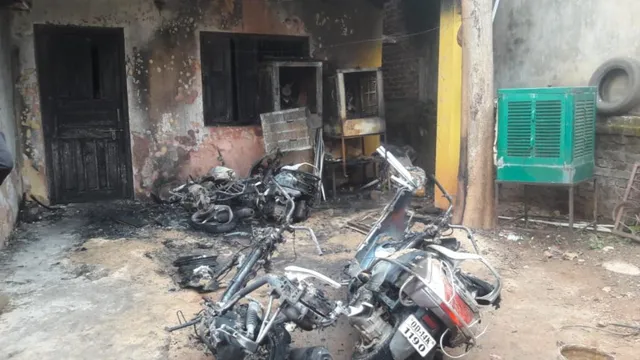 ଶ୍ରମିକ ନେତାଙ୍କ ଘରେ ପୋଡାଜଳା, ଅଳ୍ପକେ ବର୍ତ୍ତିଲା ପରିବାର ସଦସ୍ୟଙ୍କ ଜୀବନ